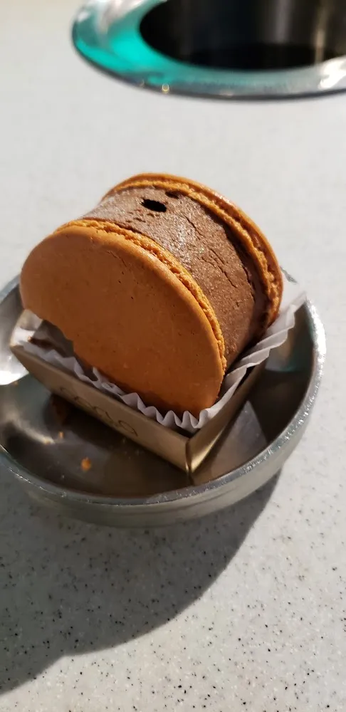 Macaron Gelato Sandwich